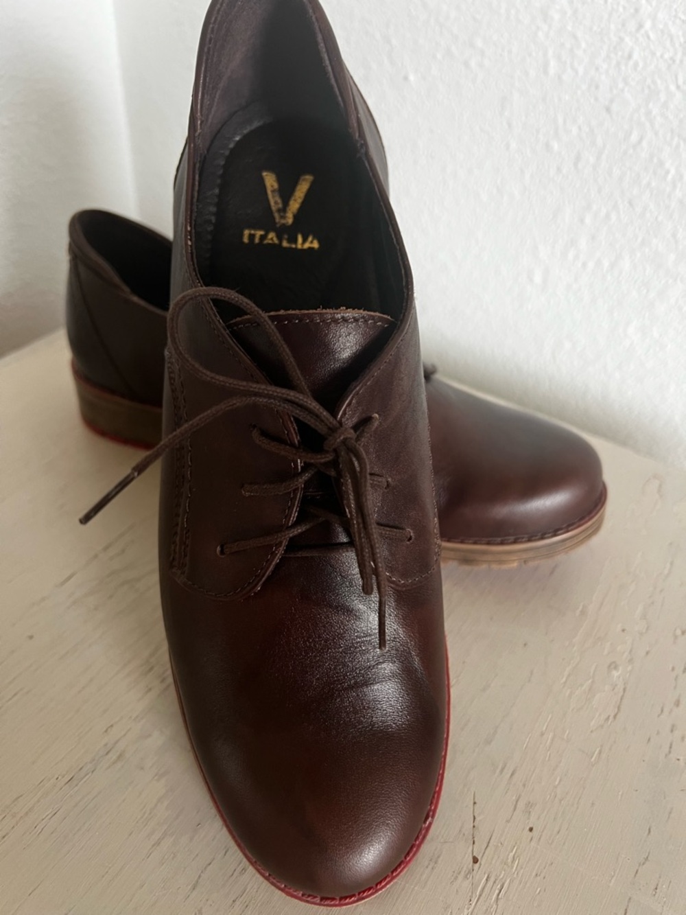 V Italia leather oxfords Gina EU 40 US 9